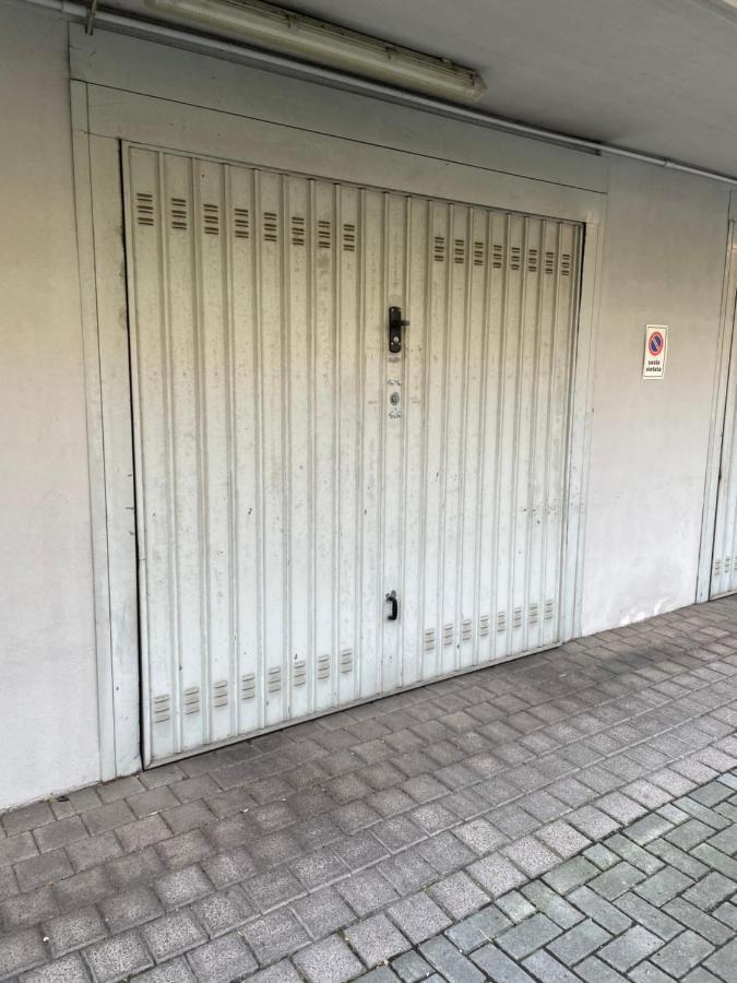 Casti - Appartamento Mm3 Comasina Milão Exterior foto